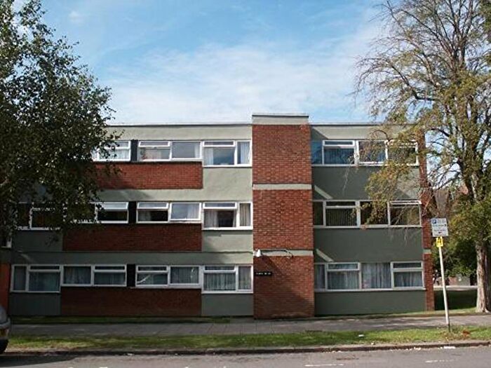 2 Bedroom Flat To Rent In Linden Court, Linden Road, MK40