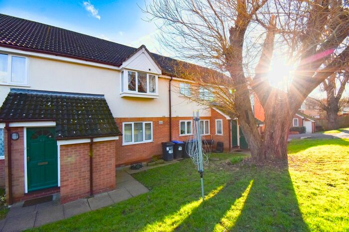 1 Bedroom Flat To Rent In Swinford Hollow, Little Billing, Northampton, NN3