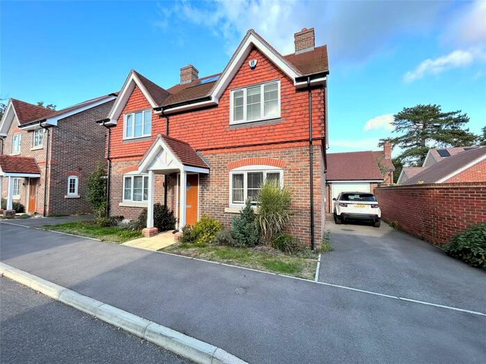 5 Bedroom Detached House To Rent In Cammell Close, Wokingham, Berkshire, RG41