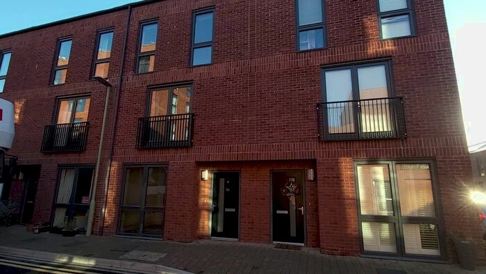 3 Bedroom Town House To Rent In Friars Orchard, Gloucester GL1