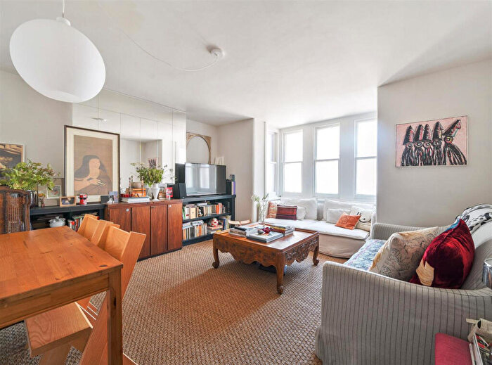 1 Bedroom Flat For Sale In Victoria Road, London, NW6
