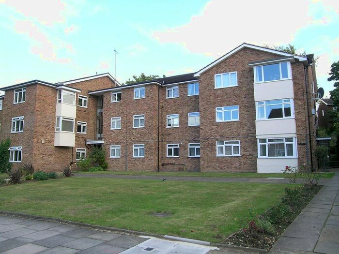 2 Bedroom Flat To Rent In Adelaide Road, Surbiton, KT6