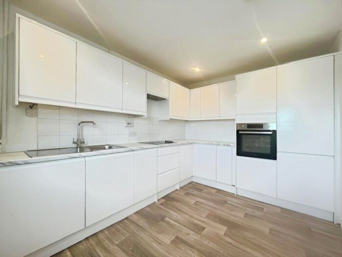 2 Bedroom Apartment To Rent In Central Road, Worcester Park, KT4