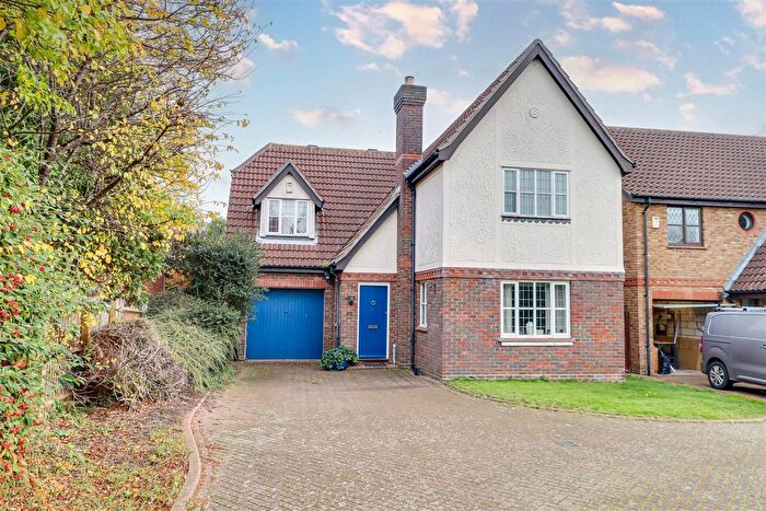 4 Bedroom Detached House For Sale In Crowstone Road, Westcliff-On-Sea, SS0