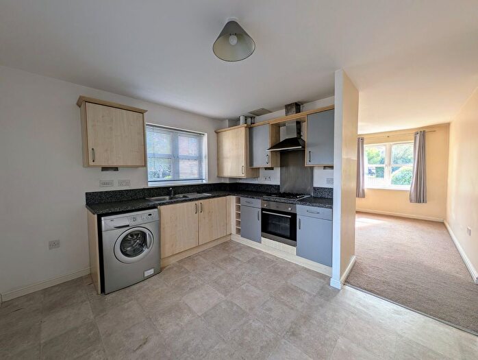 2 Bedroom Flat To Rent In Temple Court, Wakefield, West Yorkshire, WF1