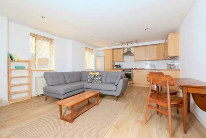 2 Bedroom Flat To Rent In Allied Court, Enfield Road, Haggerston, N1