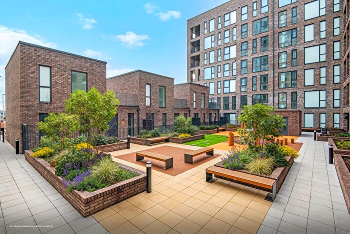 3 Bedroom Flat For Sale In Store Road, London, E16