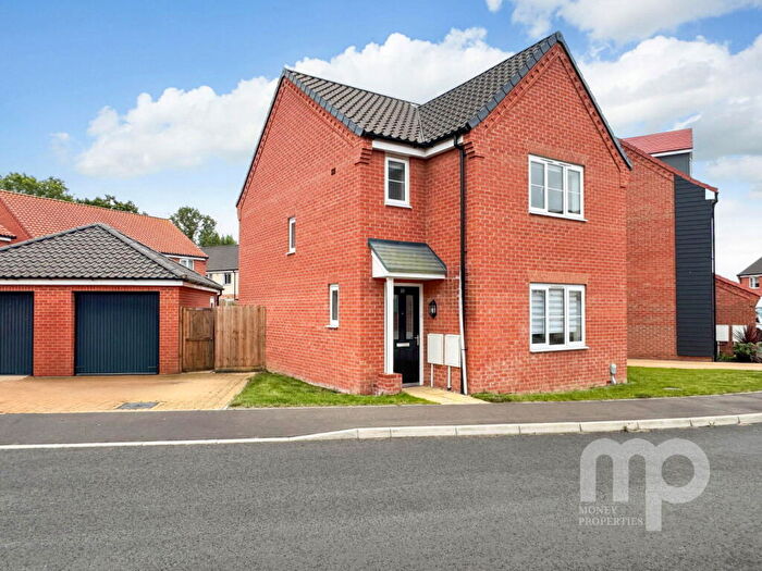 3 Bedroom Detached House For Sale In Sheppard Drove, Wymondham, NR18