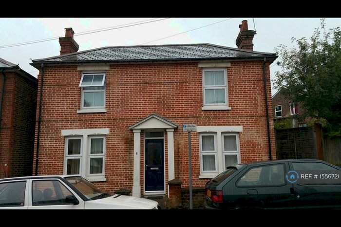 6 Bedroom Detached House To Rent In Rupert Road, Guildford, GU2