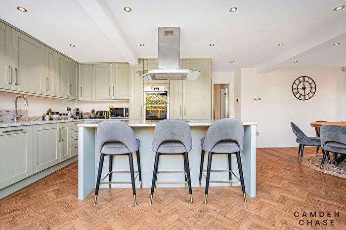 4 Bedroom Detached House For Sale In Ribston Close, Shenley, Radlett, WD7