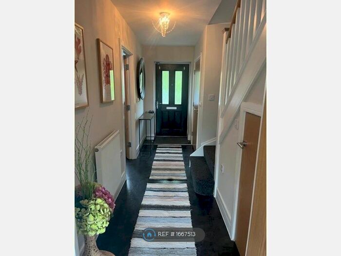 2 Bedroom Semi-Detached House To Rent In Farmside Place, Epsom, KT19