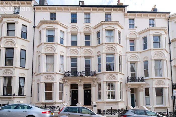 Flat To Rent In Cambridge Road, Hove, East SussexFlat, BN3