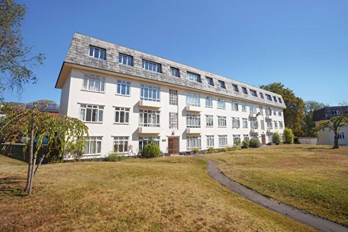 2 Bedroom Flat For Sale In Lawrie Park Road, Sydenham, London, SE26