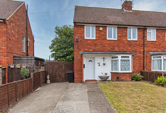 3 Bedroom Semi-Detached House To Rent In Finch Road, Earley, Reading, RG6