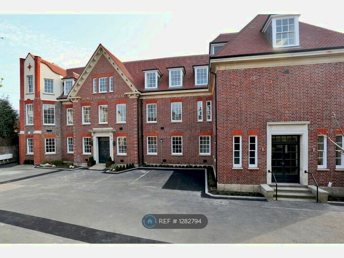 2 Bedroom Flat To Rent In Royal Wells Court, Tunbridge Wells TN1
