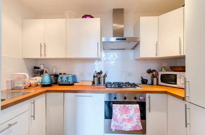 2 Bedroom Flat To Rent In Abbey Road, St John's Wood, London, NW8
