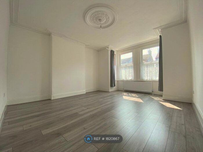 4 Bedroom Semi-Detached House To Rent In Page Road, Clacton-On-Sea, CO15