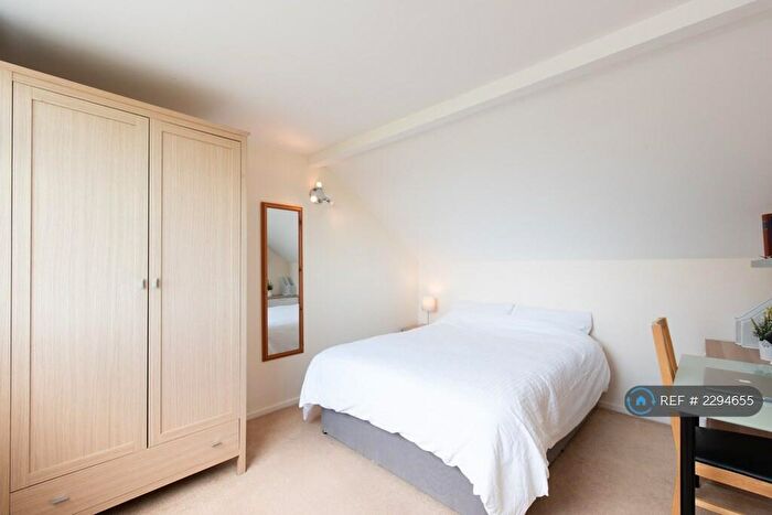 6 Bedroom Detached House To Rent In Wellsway, Bath, BA2