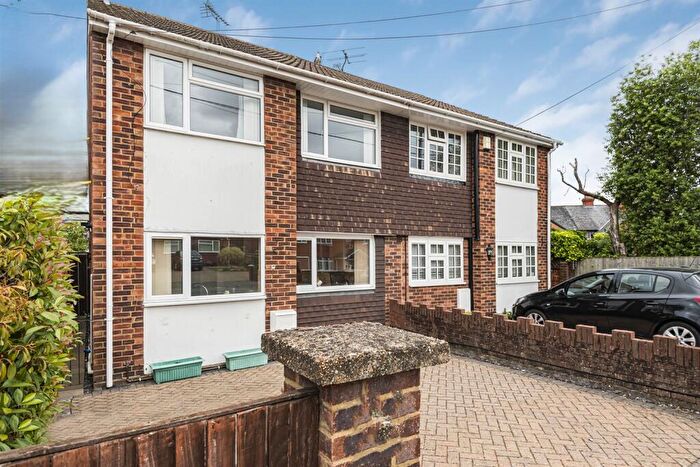 3 Bedroom House For Sale In Oak Tree Road, SL7