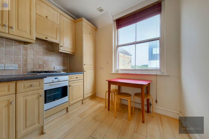 1 Bedroom Flat To Rent In Knights Hill, London, SE27