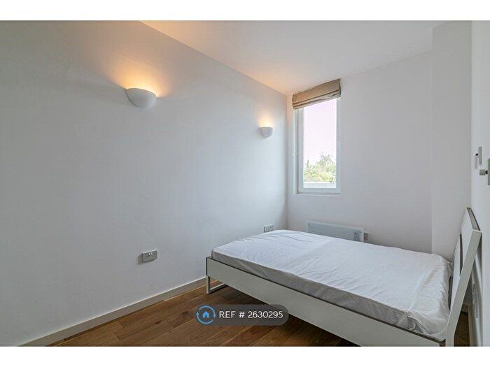 1 Bedroom Flat To Rent In Channelsea House, London, E15