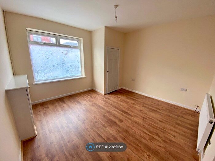 2 Bedroom Terraced House To Rent In Beverley Road, Bolton, BL1