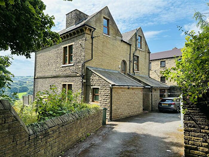 8 Bedroom Detached House For Sale In Thornton Road, Thornton, Bradford, BD13