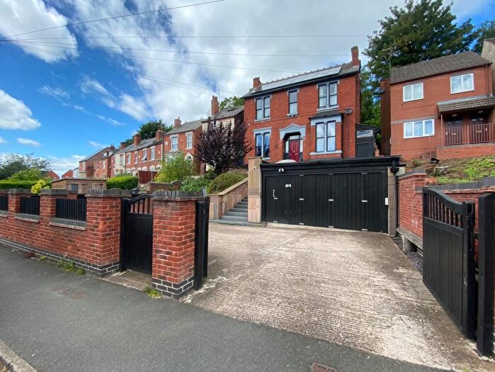 5 Bedroom House To Rent In Cherry Orchard, Kidderminster, DY10