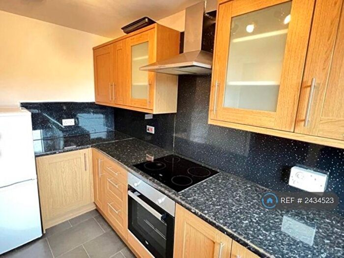 2 Bedroom Flat To Rent In Milnpark Gardens, Glasgow, G41