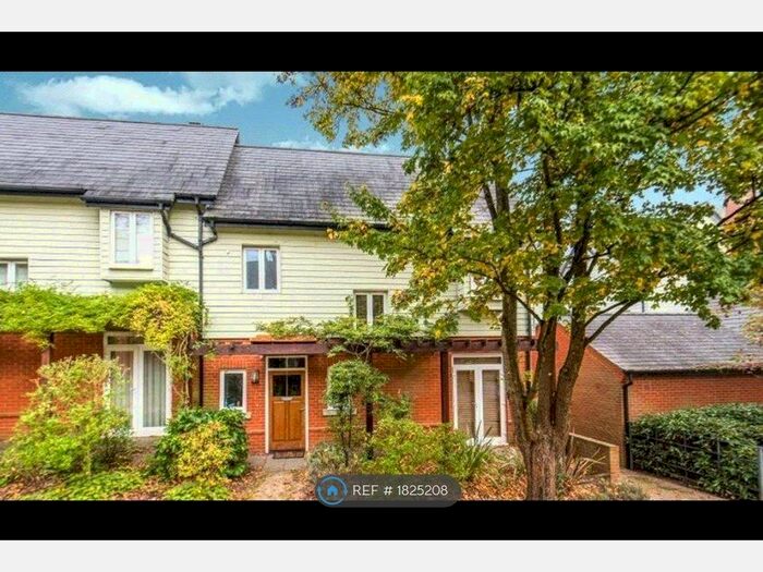 3 Bedroom Semi-Detached House To Rent In Princess Mary Close, Guildford, GU2