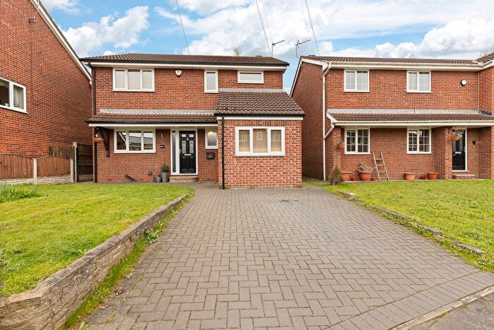 4 Bedroom Detached House For Sale In Lyndale Avenue, Edenthorpe, Doncaster, DN3