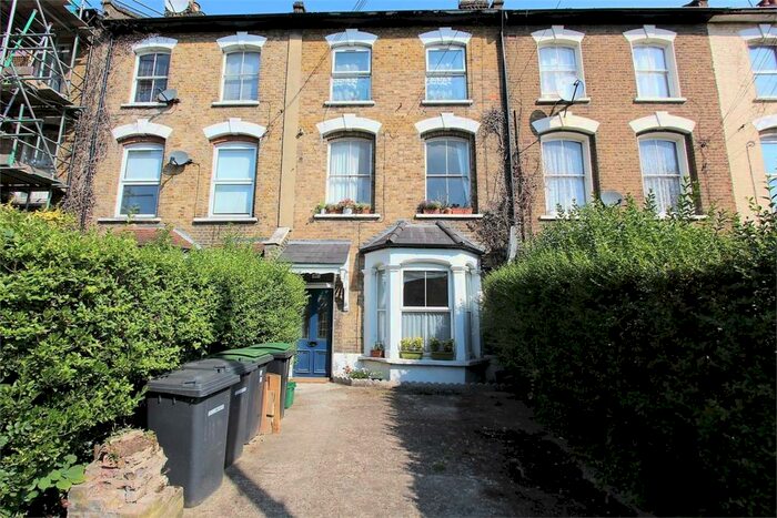 2 Bedroom Flat To Rent In White Hart Lane, Wood Green, N22