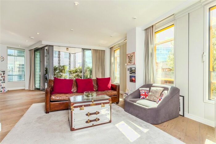 2 Bedroom Flat To Rent In Central St. Giles Piazza, London, WC2H