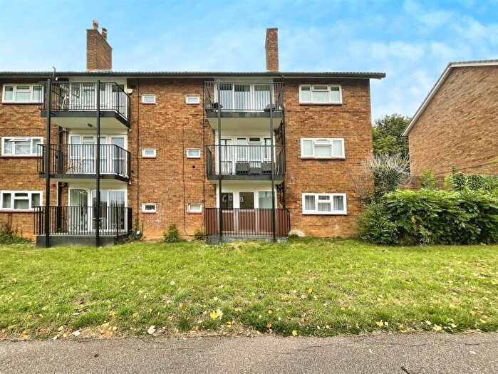 2 Bedroom Flat To Rent In Longlands, Hemel Hempstead, HP2