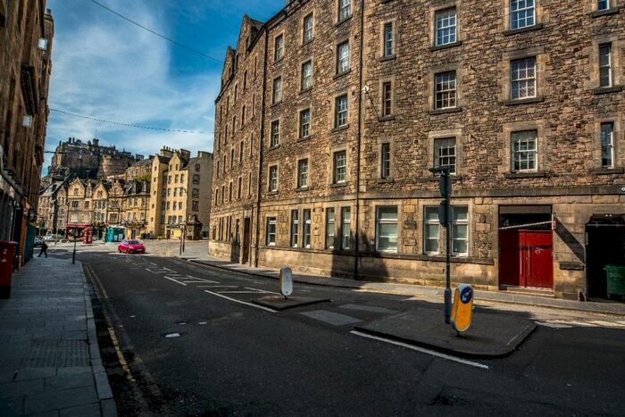 1 Bedroom Flat To Rent In Cowgatehead, Old Town, Edinburgh, EH1