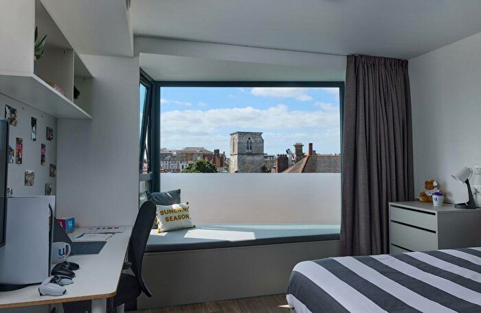 1 Bedroom Private Hall To Rent In Bargate House, Southampton, SO14