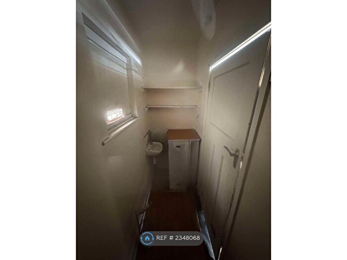 1 Bedroom Flat To Rent In College Road, Llandaff North, Cardiff, CF14