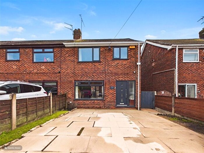 3 Bedroom End Of Terrace House For Sale In Jordan Ave, Shaw, OL2