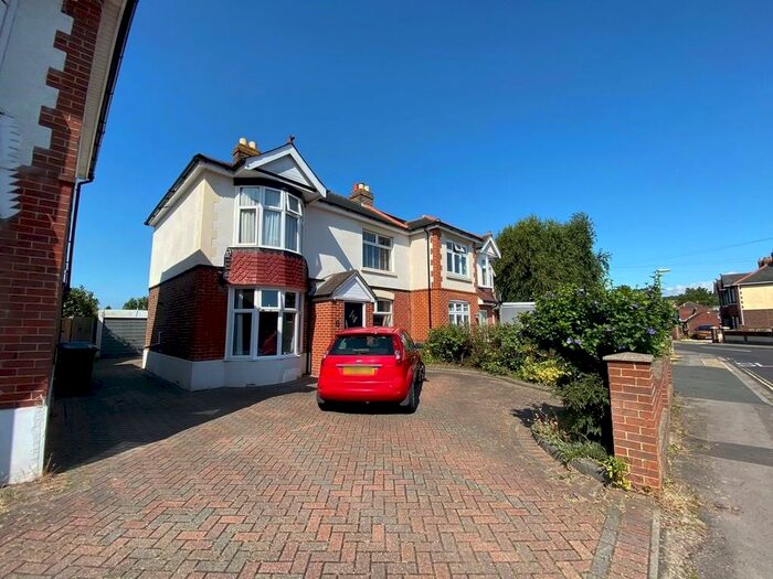 3 Bedroom Semi-Detached House To Rent In Jubilee Road, Fareham, PO16