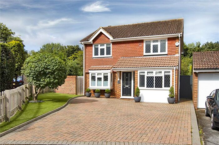 4 Bedroom Detached House For Sale In The Pippins, Meopham, Gravesend, Kent, DA13