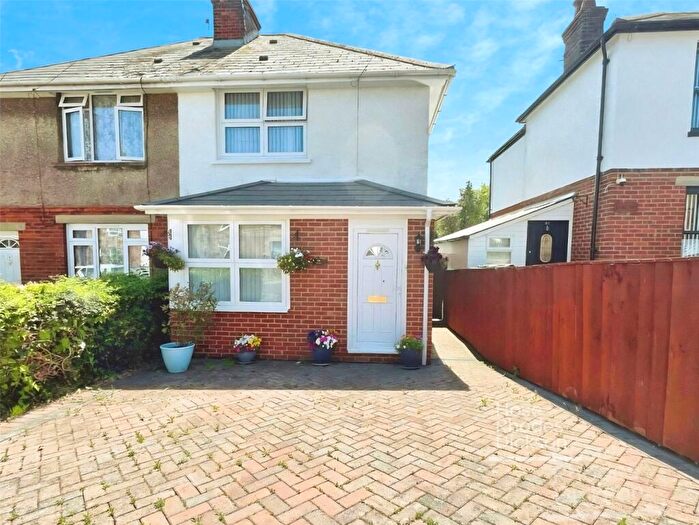 2 Bedroom Semi-Detached House For Sale In Alfred Street, Ryde, PO33