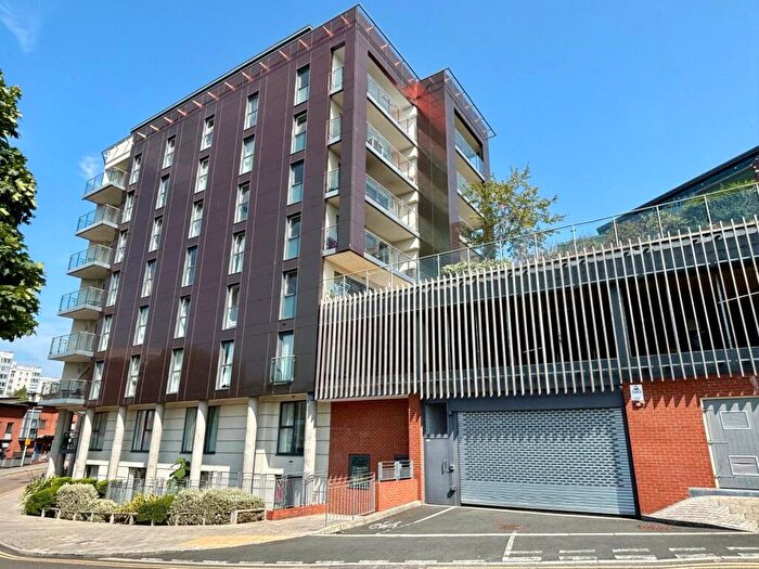 2 Bedroom Apartment For Sale In Bell Barn Road, Birmingham, B15