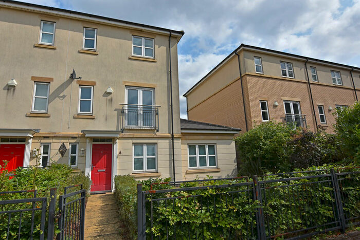 4 Bedroom Terraced House To Rent In Castle Quay Close, Castle Marina, NG7