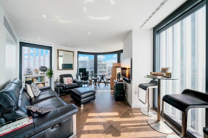 2 Bedroom Flat To Rent In Chronicle Tower, B City Road, London, EC1V