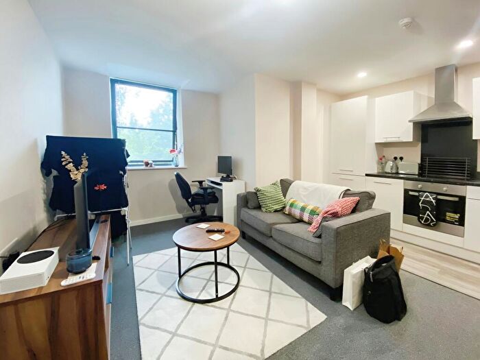 1 Bedroom Apartment To Rent In Sandringham House, Windsor Street, Salford, Manchester, M5