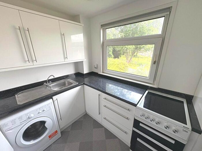 1 Bedroom Flat To Rent In Lounsdale Crescent, Paisley, PA2
