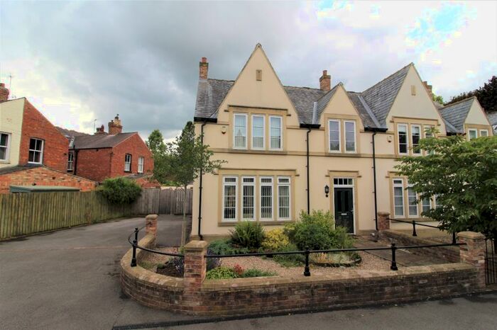 3 Bedroom End Of Terrace House To Rent In Ostcliffes Court, Ripon, HG4