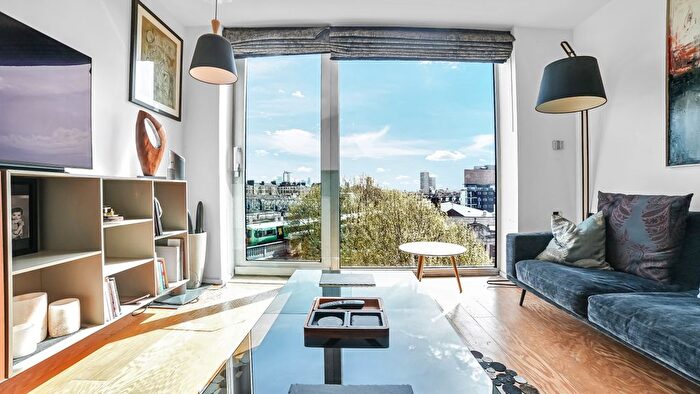 1 Bedroom Flat For Sale In Tower Bridge Road, London, SE1