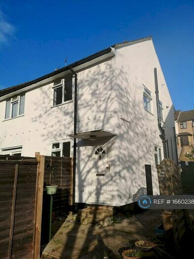 2 Bedroom Flat To Rent In Ankerdine Crescent, London, SE18