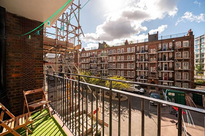 4 Bedroom Flat To Rent In Sumnar Street, South Bank, SE1